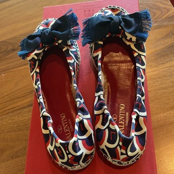 New Valentino Garavani Espadrille Flats - Picture 11 of 12